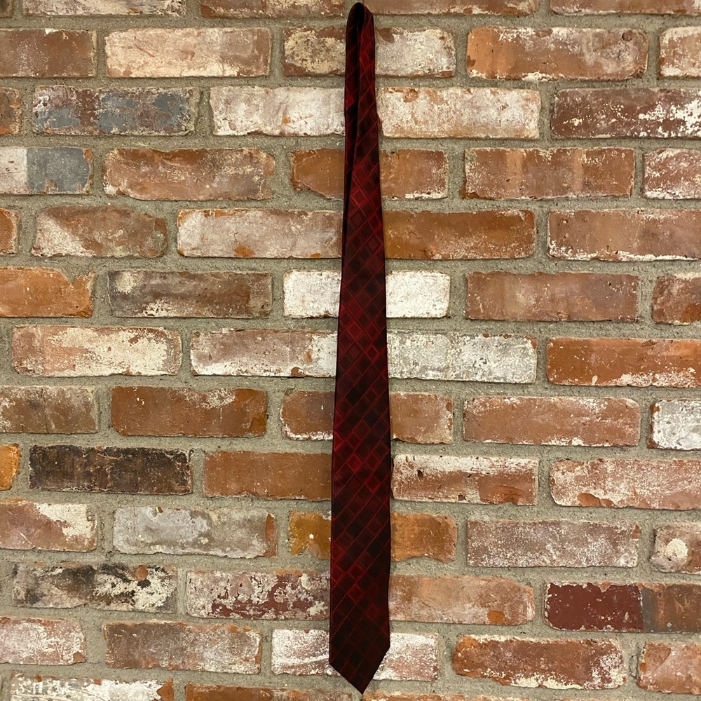 Men’s red necktie